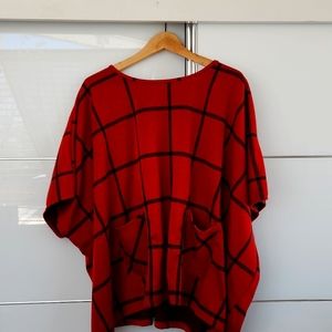 Entro, poncho sweater